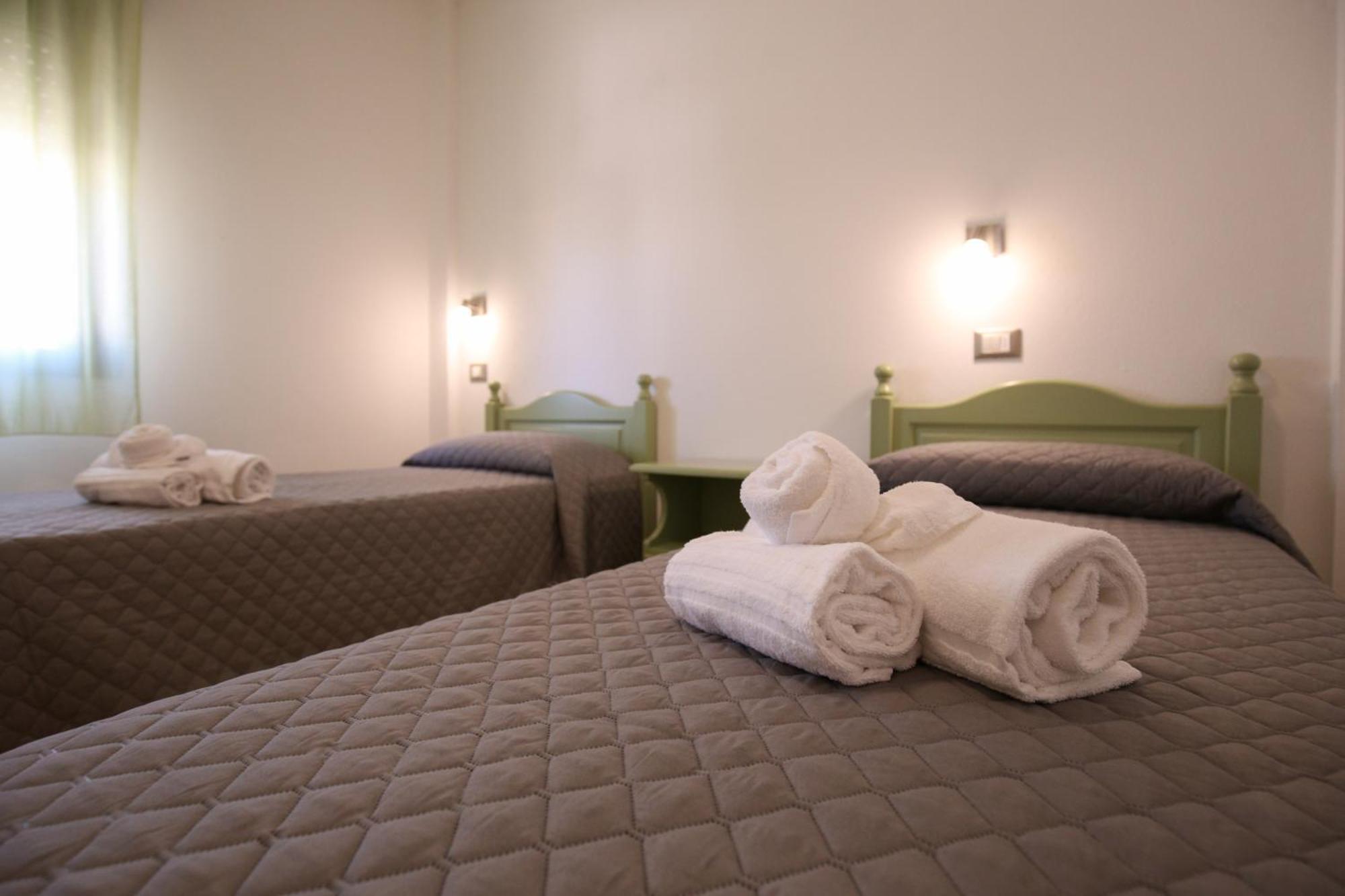Hotel Residence Ampurias Castelsardo Habitación foto